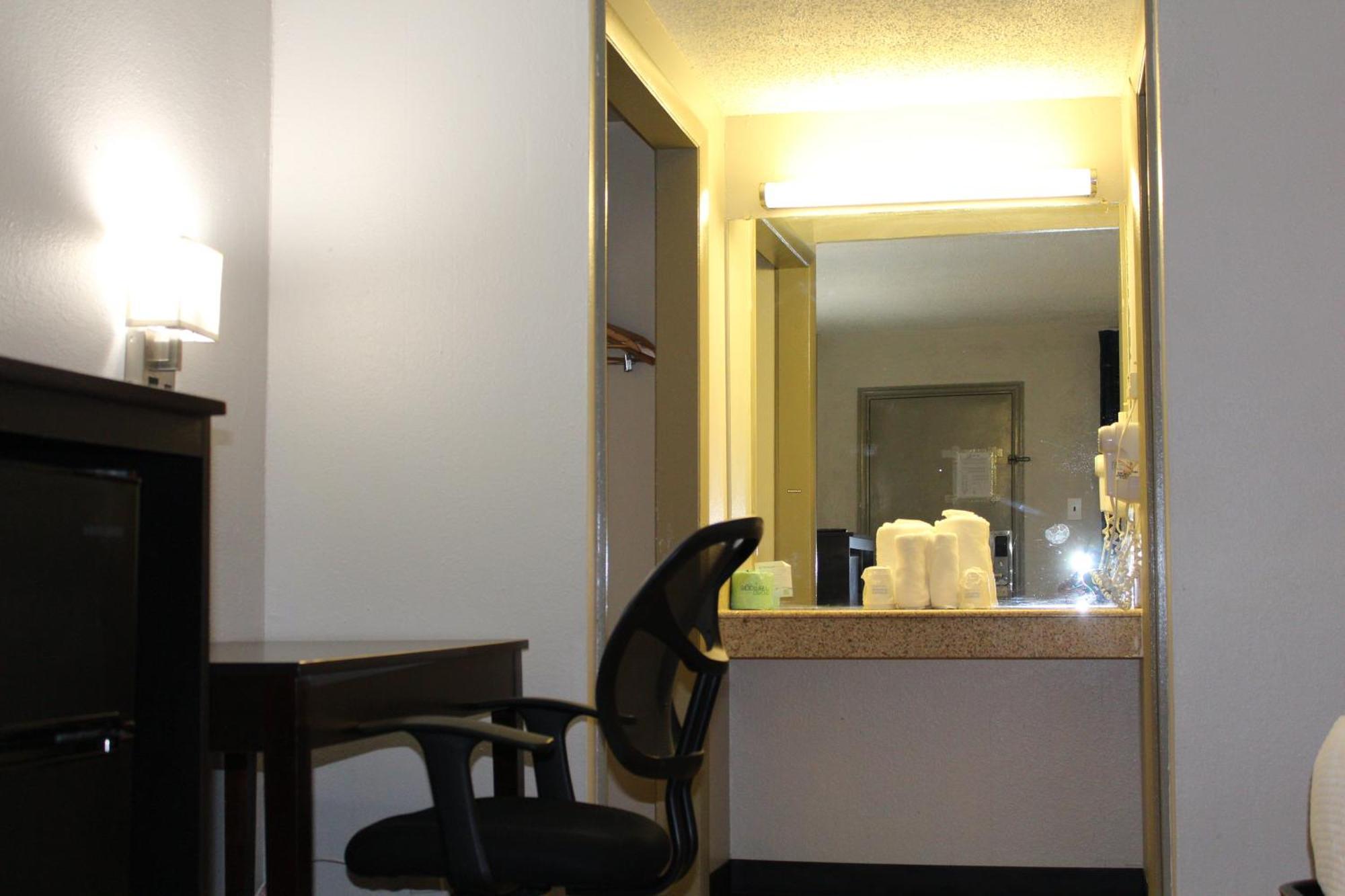 Days Inn By Wyndham Wrightstown Mcguire Afb Bordentown Extérieur photo