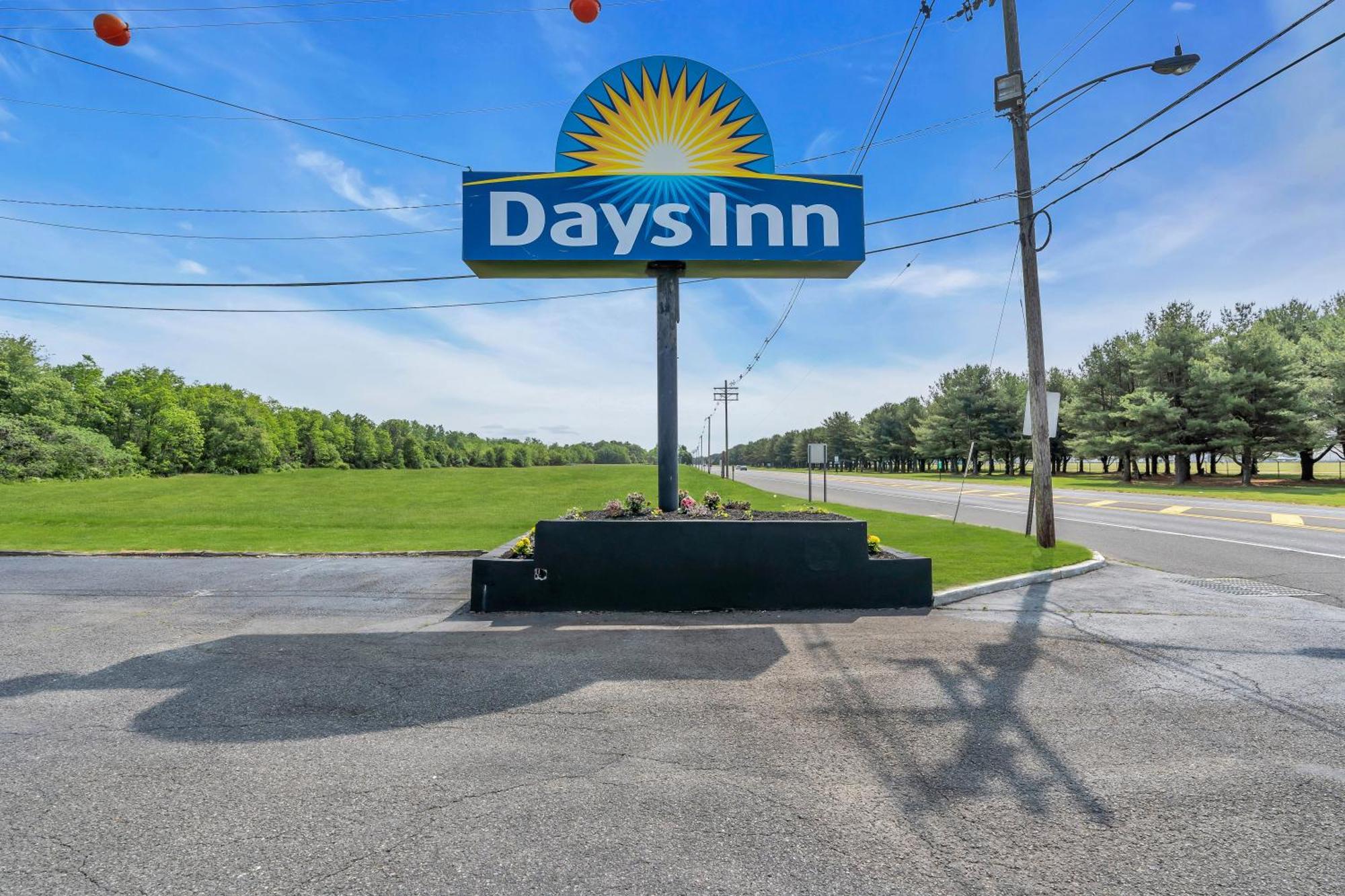Days Inn By Wyndham Wrightstown Mcguire Afb Bordentown Extérieur photo