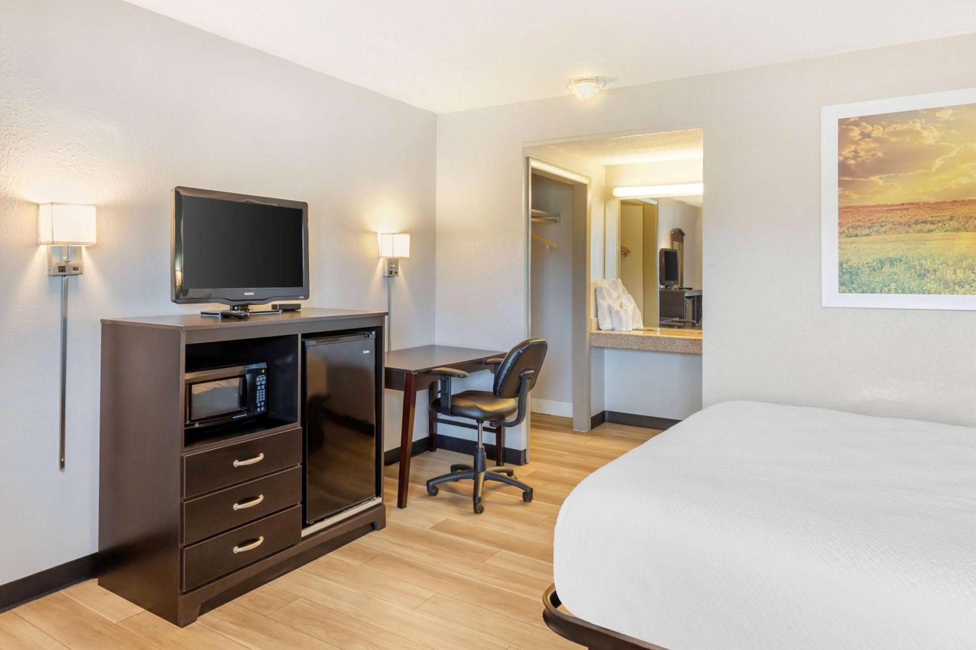 Days Inn By Wyndham Wrightstown Mcguire Afb Bordentown Extérieur photo