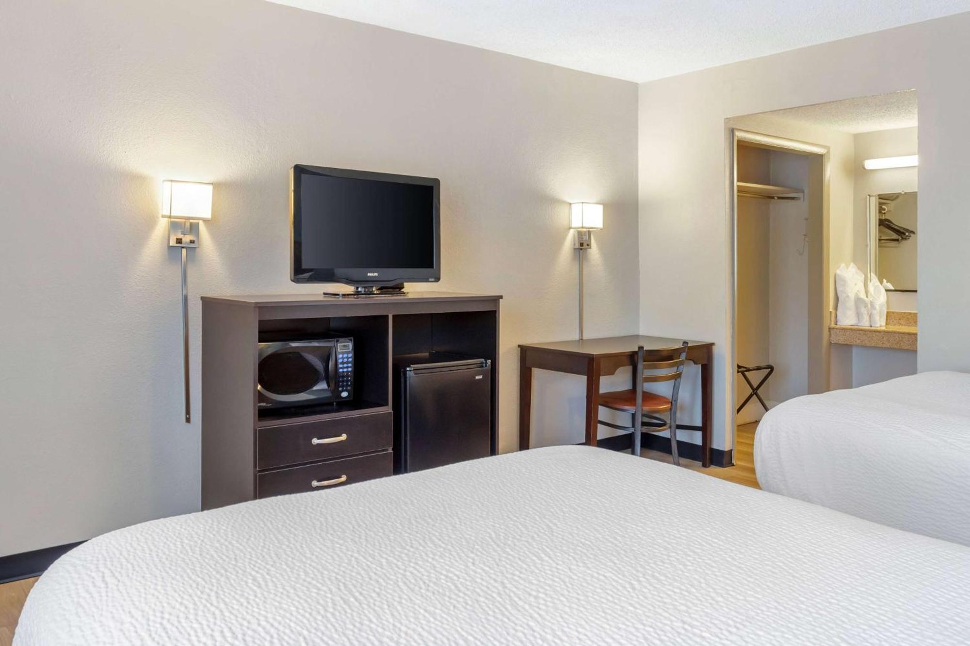 Days Inn By Wyndham Wrightstown Mcguire Afb Bordentown Extérieur photo