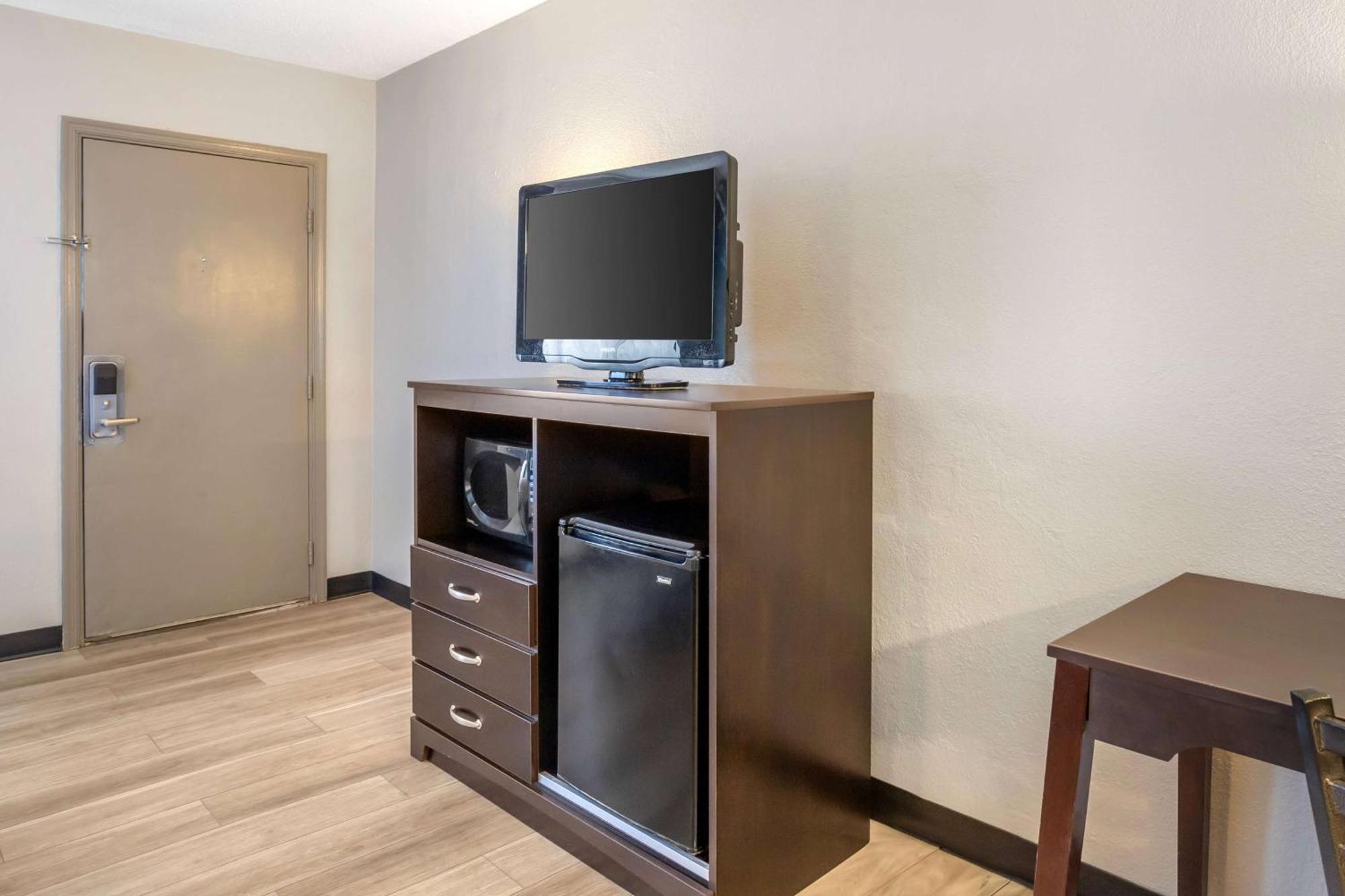 Days Inn By Wyndham Wrightstown Mcguire Afb Bordentown Extérieur photo
