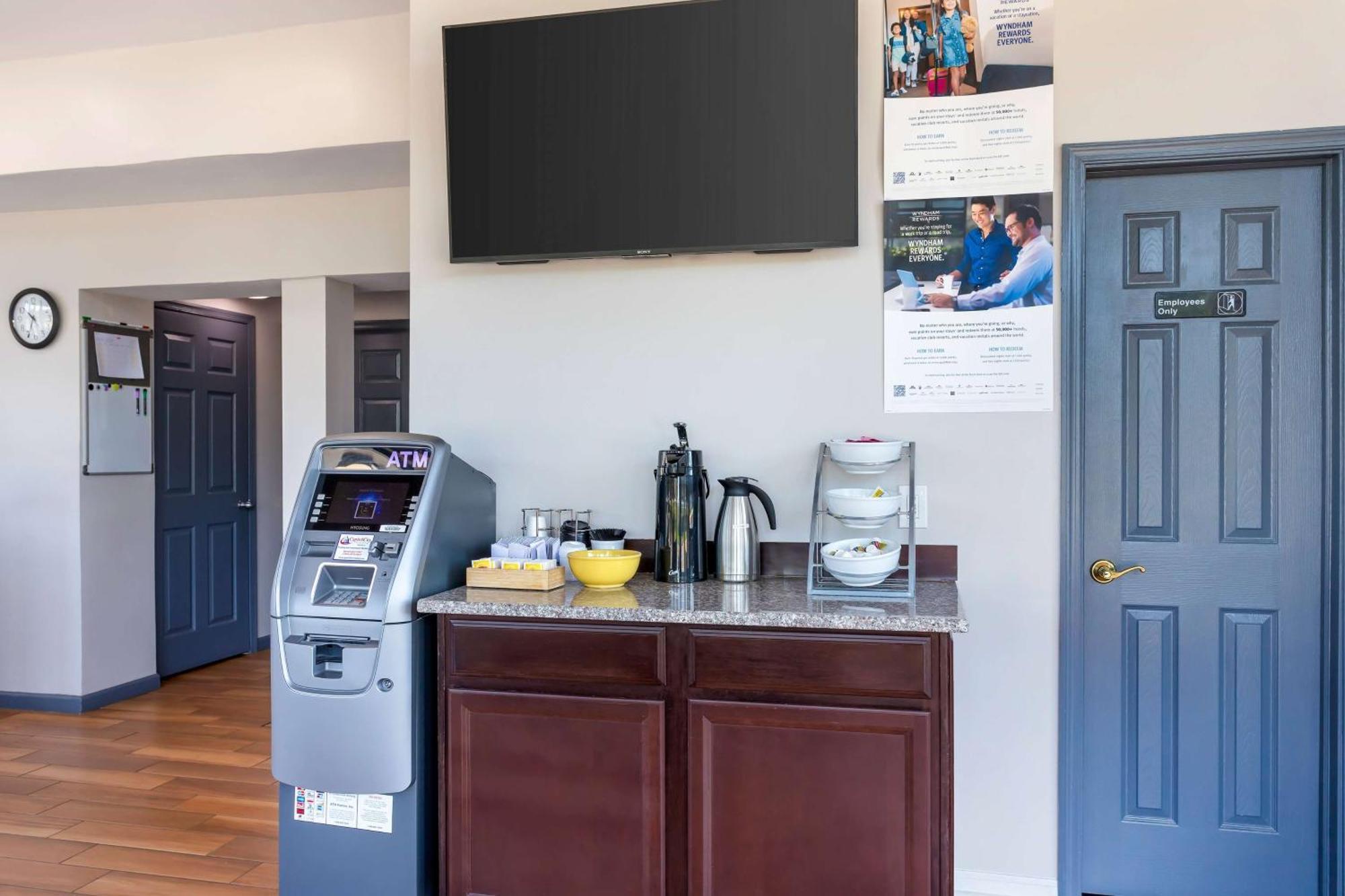 Days Inn By Wyndham Wrightstown Mcguire Afb Bordentown Extérieur photo